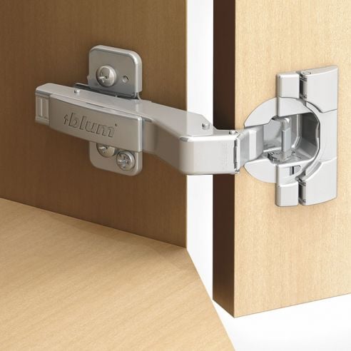 Cerniera Blum 79B3558 Clip Top Blumotion per mobili ad angolo +45 gradi II battuta a sormonto ammortizzata apertura 110 gradi