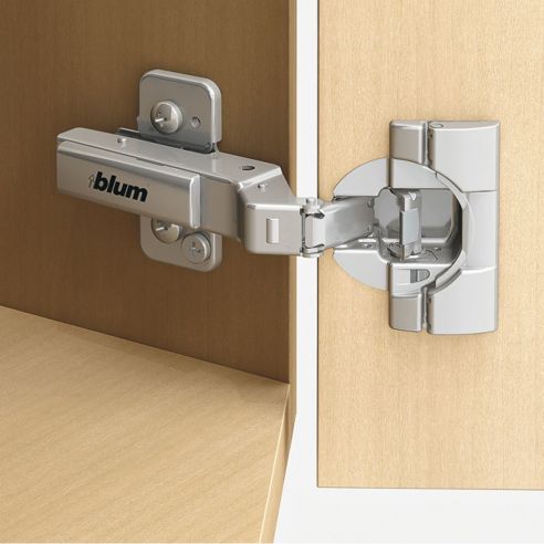 Cerniera Blum 79B9556 Clip Top Blumotion per mobili ad angolo +30 gradi II battuta a sormonto ammortizzata apertura 95 gradi