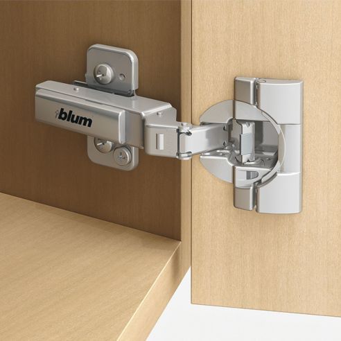 Cerniera Blum 79B9555 Clip Top Blumotion per mobili ad angolo +20 gradi II battuta a sormonto ammortizzata apertura 95 gradi