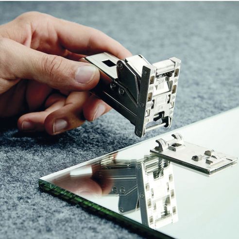 Cerniera per anta in vetro Blum 71B4500C Clip Top Blumotion ammortizzata apertura 110 gradi