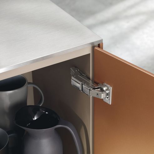 Cerniera Blum 71B453T Clip Top Blumotion ammortizzata per anta sottile spessore da 8-14 mm fissaggio EXPANDO T