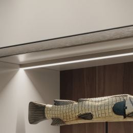 Profilo da applicare in alluminio nero anodizzato per strip LED fino a 8 mm Hafele Loox5 modello 2101 diffusore applicato 2