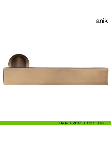 Maniglia per porta Anik dnd Handles con rosetta minimale bronzo sabbiato opaco
