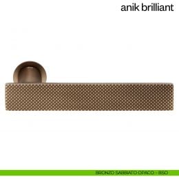 Maniglia per porta Anik Brilliant dnd Handles con rosetta minimale 2