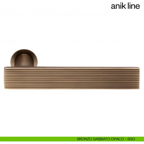 Maniglia per porta Anik Line dnd Handles con rosetta minimale bronzo