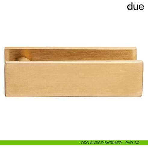 Maniglia per porta Due dnd handles su placca orizzontale oro antico satinato