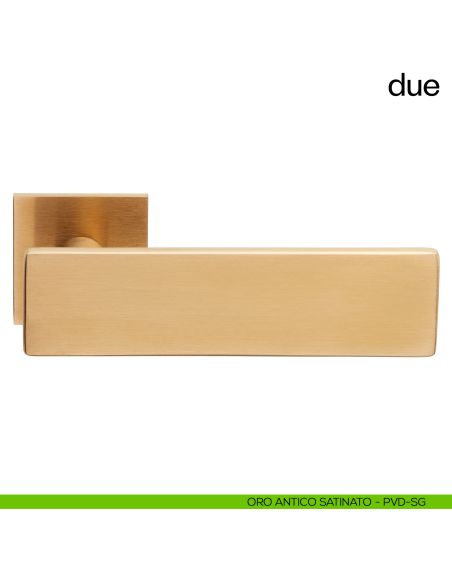 Due dnd handles con rosetta quadrata oro antico satinato