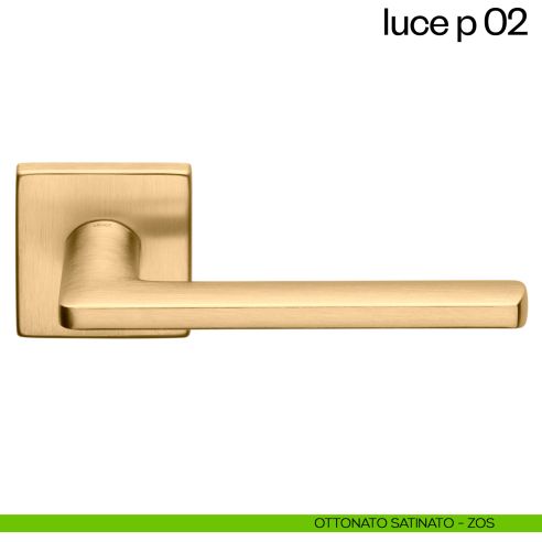 Maniglia per porta Luce P 02 dnd handles con rosetta quadrata ottonato satinato