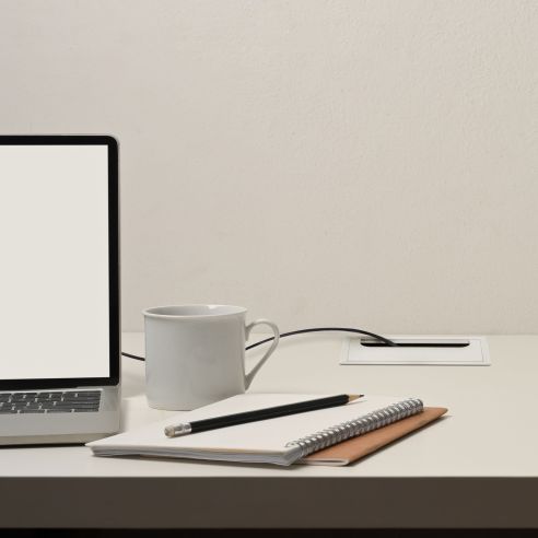 Passacavi da tavolo Emuca Quadrum, rettangolare, 159x80 mm, da incasso, Alluminio, Verniciato bianco