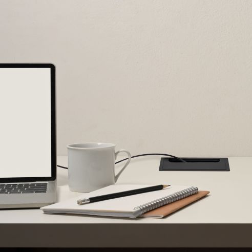 Passacavi da tavolo Emuca Quadrum, rettangolare, 159x80 mm, da incasso, Alluminio, Verniciato nero