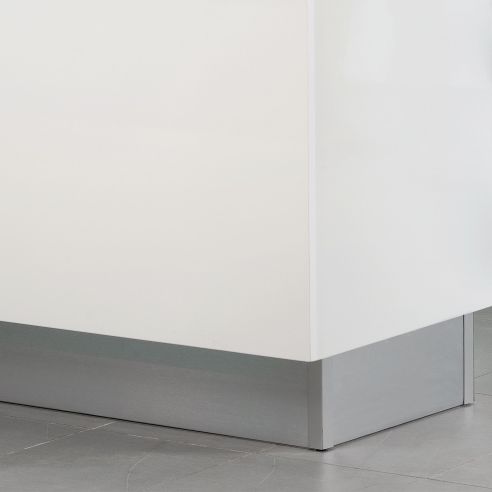 Emuca battiscopa da cucina Plasline con accessori per unione., 2,35 m, Anodizzato satinato, Tecnoplastica