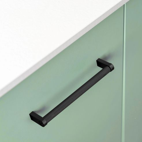 Emuca Lotto di 5 maniglie per mobili Bergen, L141mm, interasse 128mm, Alluminio, Verniciato nero