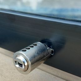 Serratura per scorrevole in vetro con telaio in alluminio con cilindro KYR Securital diametro 14 mm lunghezza perno 30 mm KYR 26 2