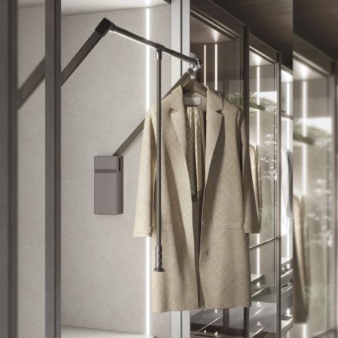 Emuca Appendiabiti per armadio Sway, larghezza regolabile 450-600mm, Acciaio, Alluminio e Tecnoplastica, Verniciato titanio