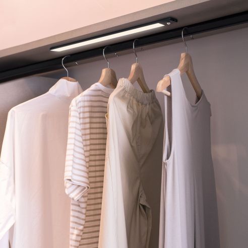 Emuca Lampada LED ricaricabile con USB Kaus Black con sensore di movimento, L240mm, Tecnoplastica e Alluminio, Verniciato nero