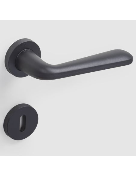 Maniglia porta Snapp Verum Italy realizzata in plastica riciclata - nero