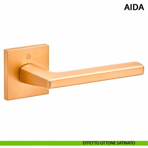 Maniglia per porta Aida Ghidini con rosetta quadrata ottone satinato