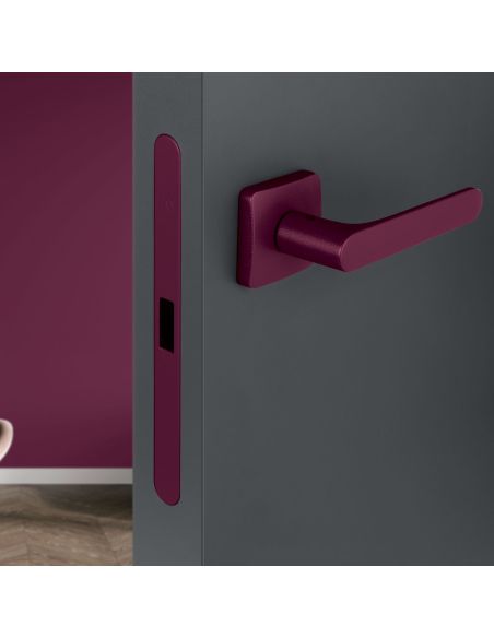 Kombo Box Colombo Design con maniglia OneQ e Serratura SpinOff Krona Koblenz claret violet
