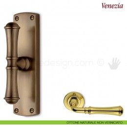 Maniglia per finestra cremonese Venezia Antologhia con placca bassa 2