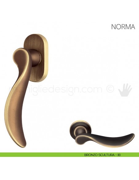 Maniglia per finestra martellina DK Norma Mandelli bronzo scultura