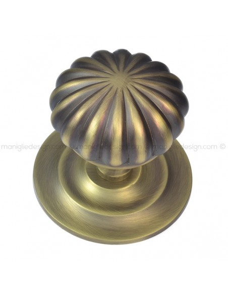 Pomolo fisso ottone bronzato graffiato Margherita Nestori