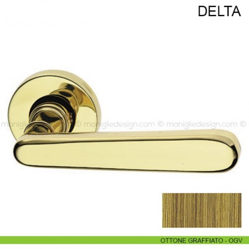 Maniglia per porta Delta Pasini ottone graffiato