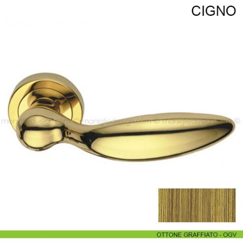 Maniglia per porta Cigno Pasini ottone graffiato