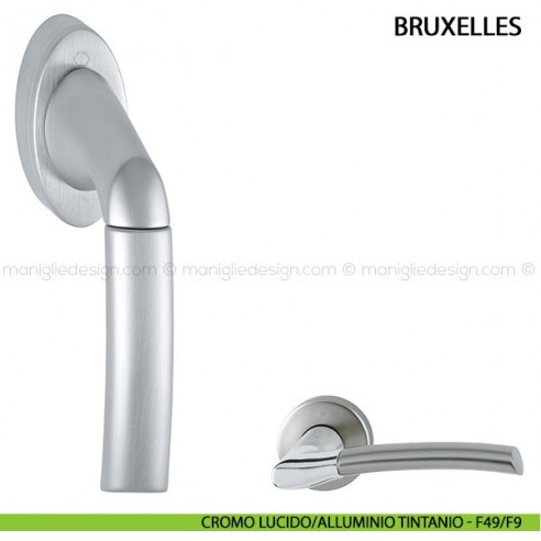 Maniglia per finestra martellina DK Bruxelles Hoppe cromo lucido/alluminio titanio - F49/F9