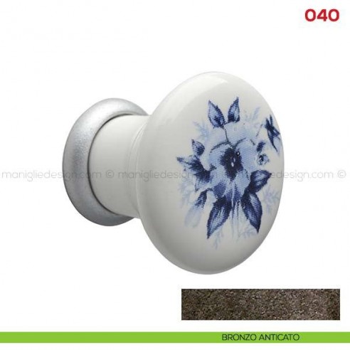 Pomolo in ceramica bianca con fiore blu per mobile Mital 040 bronzo anticato