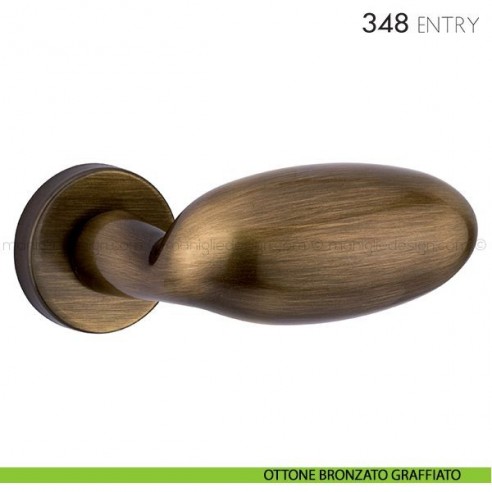 Maniglia per porta 348 Entry Reguitti ottone bronzato graffiato