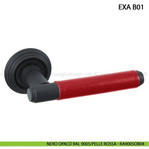 Maniglia in pelle per porta Exa Tailor Handmade Comit nero opaco RAL 9005/pelle rossa