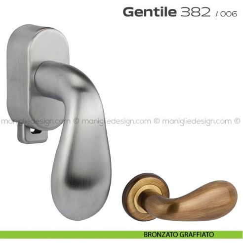 Maniglia per finestra DK con pulsante su placca 382 Gentile Reguitti bronzato graffiato