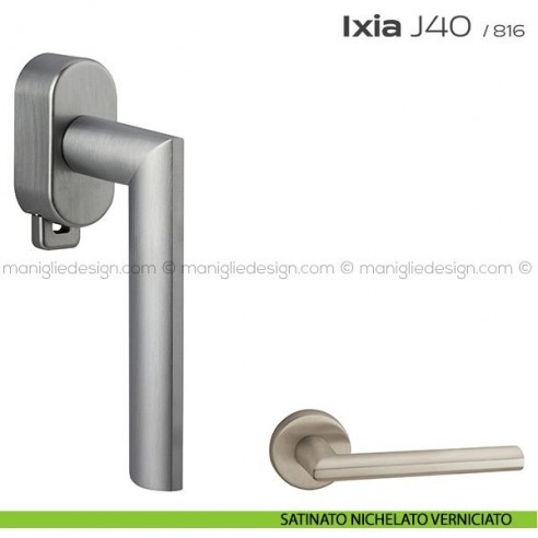 Maniglia per finestra DK con pulsante su placca J40 Ixia T. Reguitti satinato nichelato verniciato