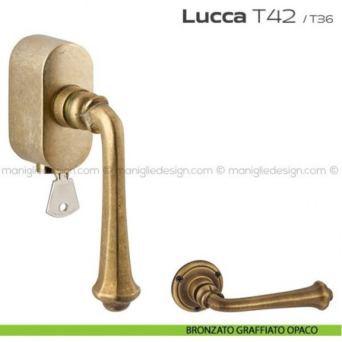 Maniglia per finestra martellina DK con chiave su placca T42 Lucca Reguitti bronzato graffiato opaco