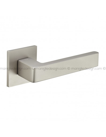 Maniglia per porta Fabiola Poggi Mariani con rosetta quadrata 