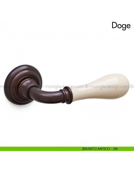 Maniglia per porta Doge con porcellana Mandelli brunito antichizzato