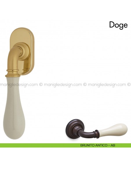 Maniglia per finestra martellina DK Doge con porcellana Mandelli brunito antichizzato