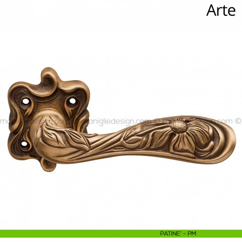 Maniglia per porta interna Arte Linea Calì rosetta quadrata patinè