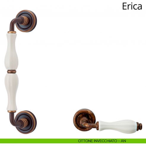 Maniglione con porcellana bianca per porta Erica Linea Calì ottone invecchiato