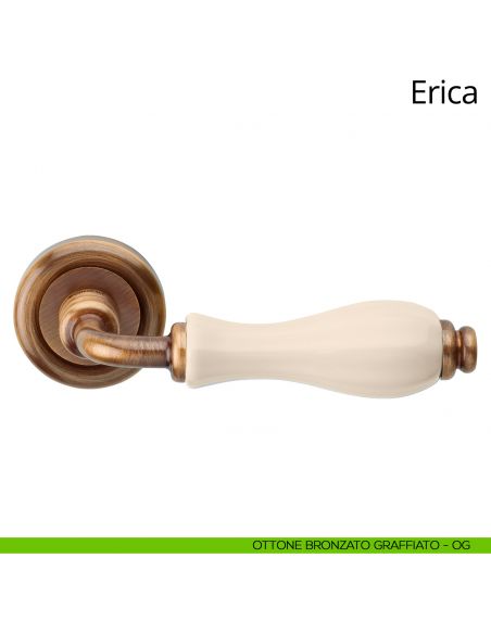 Maniglia con porcellana avorio Erica Linea Calì ottone bronzato graffiato