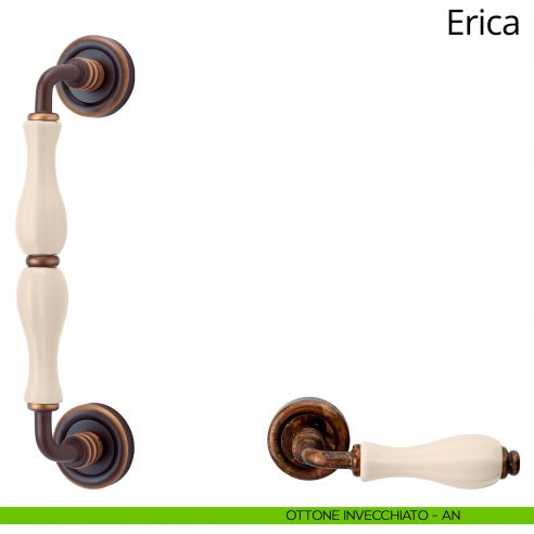 Maniglione con porcellana avorio per porta Erica Linea Calì ottone invecchiato