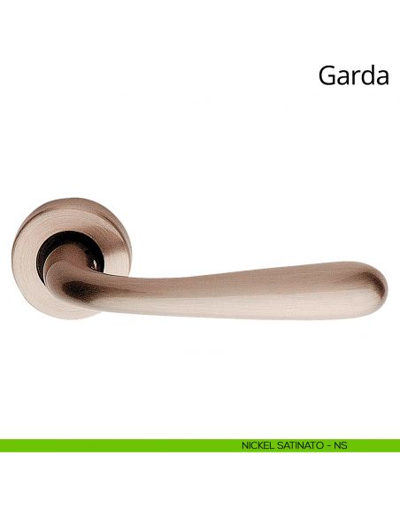 Maniglia per porta interna Garda Linea Calì con rosetta tonda nickel satinato