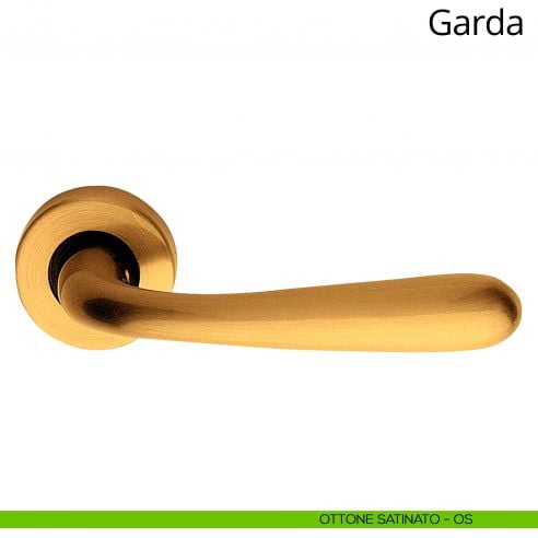 Maniglia per porta interna Garda Linea Calì con rosetta tonda ottone satinato
