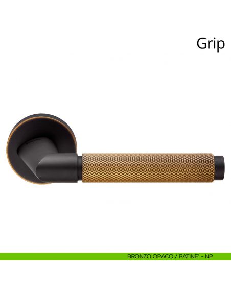 Maniglia per porta interna Grip Linea Calì rosetta tonda tradizionale bronzo opaco + patinè
