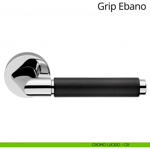 Maniglia in legno per porta interna Grip Ebano Linea Calì rosetta tonda tradizionale cromo lucido