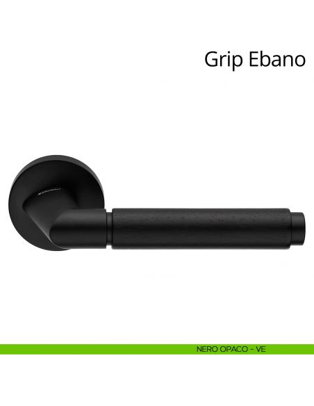 Maniglia in legno per porta interna Grip Ebano Linea Calì rosetta tonda tradizionale nero opaco