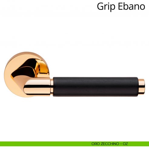Maniglia in legno per porta interna Grip Ebano Linea Calì rosetta tonda bassa oro zecchino