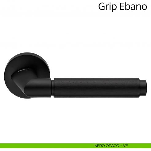 Maniglia in legno per porta interna Grip Ebano Linea Calì rosetta tonda bassa nero opaco