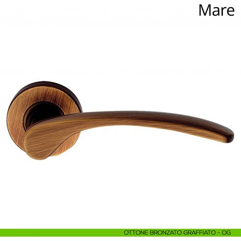Maniglia per porta interna Mare Linea Calì ottone bronzato graffiato