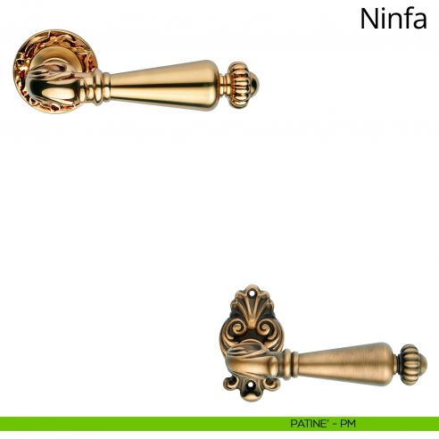 Maniglia per porta interna Ninfa Linea Calì con rosetta tonda patinè